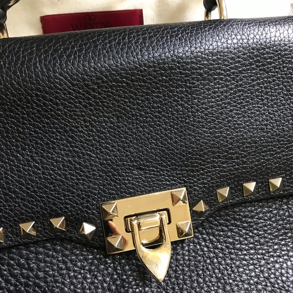 SOLD- ⛔️⛔️Valentino Garavani Pebbled Calfskin Rockstud bag - Picture 3 of 11